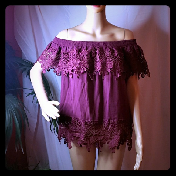 love university Tops - Love university burgerdy blouse